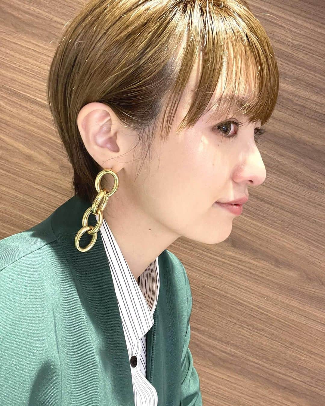 南明奈さんのインスタグラム写真 - (南明奈Instagram)「最近の衣装✨ 〜目線左下特集〜  写真1・2枚目 ワンピース diagramofficial ピアス @tomomi.s_jewelry  写真3・4枚目 ワンピース @_vacancy_official ブーツ @randa_pic ピアス @abiste_official  写真5・6枚目 セットアップ、シャツ @amerivintage ブーツ @dianashoespress ピアス @abiste_official  写真7枚目 ジャケット @randa_pic シャツ、ビスチェ、スカート @musubore_official ピアス @loni_jewelry_ ブーツ @dianashoespress」11月9日 23時12分 - akinaminami