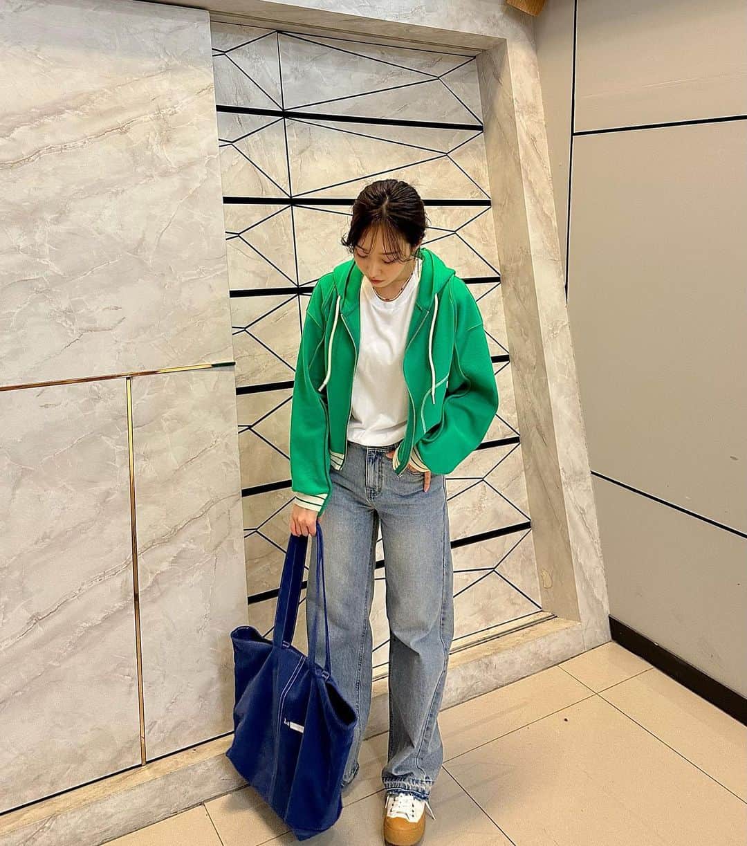 ムン・イェウォンのインスタグラム：「나연이 더 길게 찍어주세요 😉」