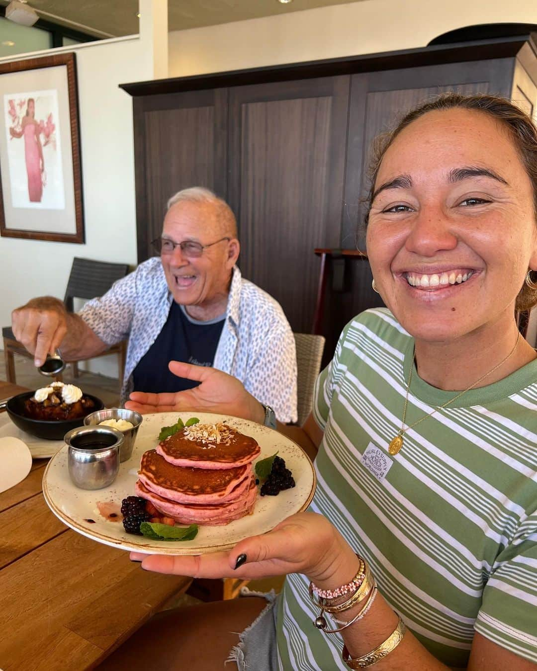 カリッサ・ムーアさんのインスタグラム写真 - (カリッサ・ムーアInstagram)「A little bit of life lately… loving the time at home. 1. @royal_hawaiian pancakes with grandpa🤤 2. Waikiki waves with little bro 3. One of my favorite places to watch the rain 🥰 4. @banan had a baby!! @cheehootreats available at @foodlandhi congrats friends 🙌🏼 5. BTS shooting with @honolulugmc @buickusa #envista  6. Double date night with @gregsworld and Carrie 💕 7. Maya trying out her bat wings for Halloween 8. Don’t try this at home kids. Extreme cold plunging with Luke @plunge  9. Back in the studio working on my fitness with @pilatesokala 🤪」11月9日 23時09分 - rissmoore10