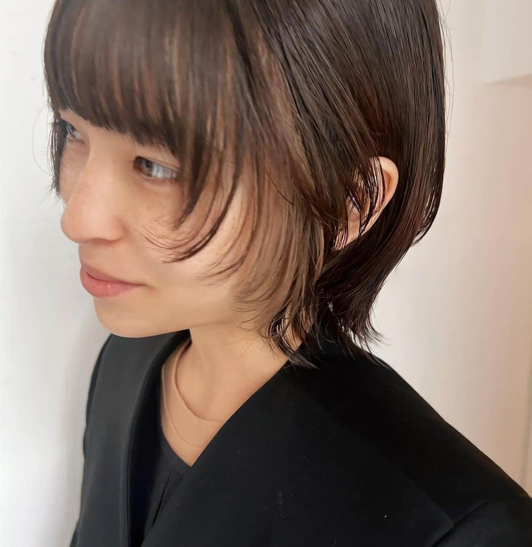 マツオモモコさんのインスタグラム写真 - (マツオモモコInstagram)「めいちゃんのnew style🤍 soft wolf/design bleach . . #hair #cut #color #デザインカット #ポイントカラー #デザインブリーチ #ハイライトカラー」11月9日 23時27分 - matsuo_momoko