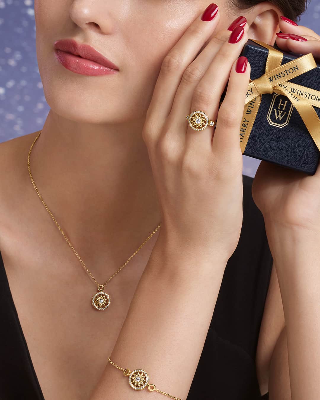 ハリー・ウィンストンのインスタグラム：「Contemporary Winston Gates jewels open the gates to a bright future and sparkling holiday season. Spread sparkles of joy with these bold designs —link in bio. #WinstonGates #WinstonWishes #HarryWinston」