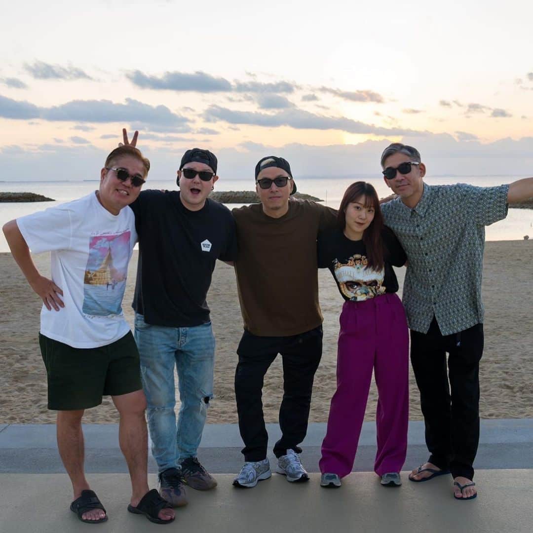 WISEさんのインスタグラム写真 - (WISEInstagram)「I ❤️ the Ryukyu Dinasty A.K.A Okinawa🐉  #Japan #okinawa #sunset #beach #friends #vacation」11月9日 23時41分 - wise_official