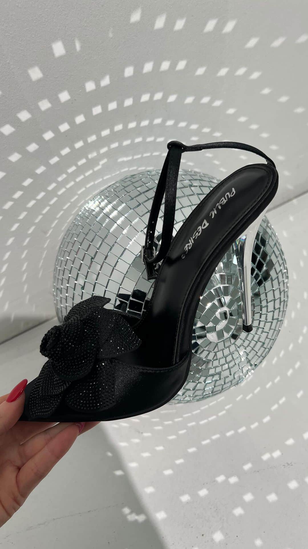 Public Desireのインスタグラム：「The heel of dreams ✨🖤✨  🔎 Crush £36.99/$51.99 (Available in pink)」