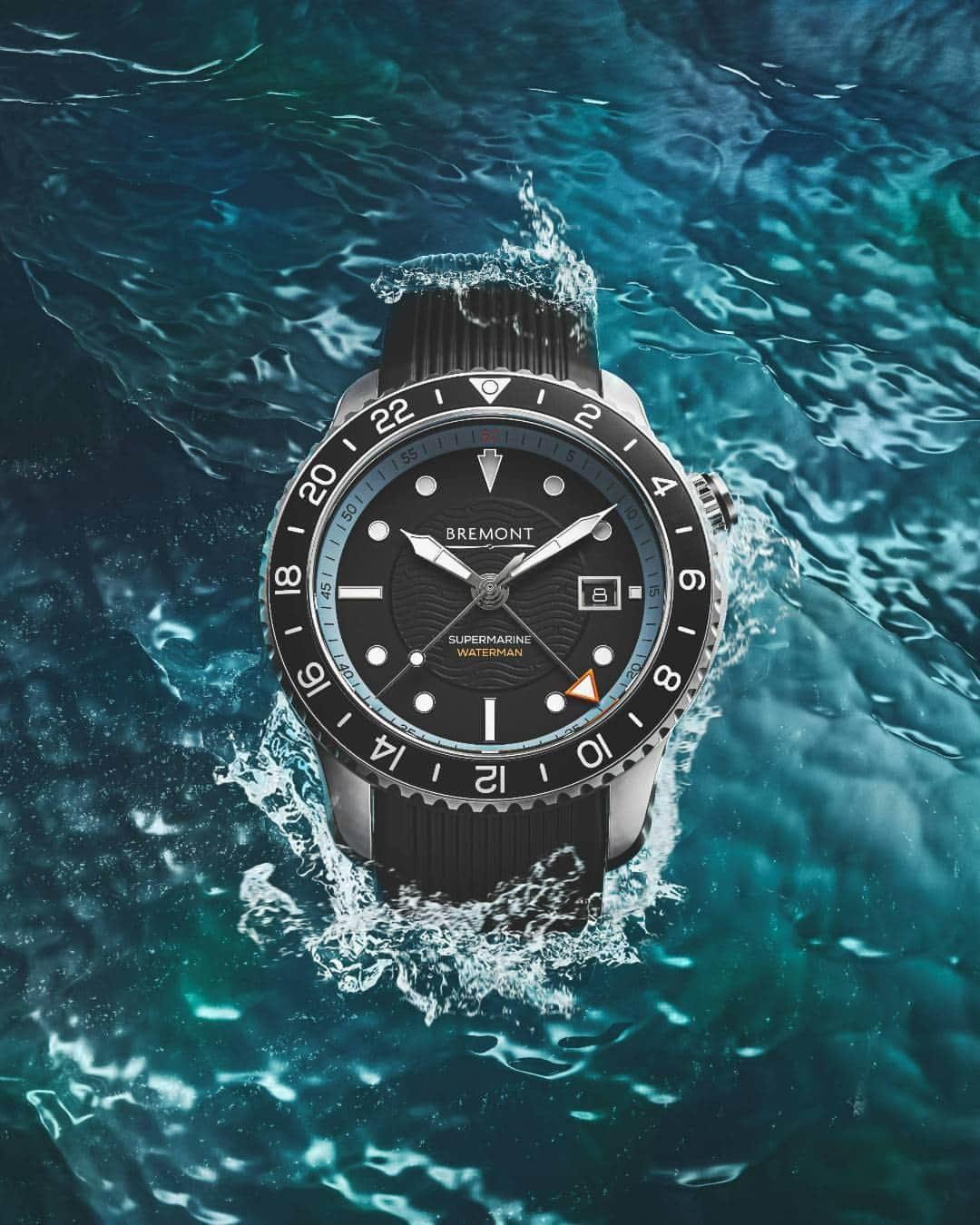 ブレモンのインスタグラム：「Ride the waves with the Waterman Apex II, a timepiece born in collaboration with iconic big wave surfer, @lairdhamilton.  Crafted from stainless steel, this dive watch is not just a timepiece but a reliable companion, featuring an automatic movement with 50-hour power reserve, 24-hour ceramic uni-directional rotating bezel, antishock movement mount and automatic helium escape valve. Embark on your own adventure with the Bremont Waterman Apex II, limited to 350 pieces.  Find out more at the Link-in-Bio 🔗  #TakeitFurther #Bremont #watches #lairdhamilton #surfing #adventure #divewatches #bremontwatch #toolwatch」