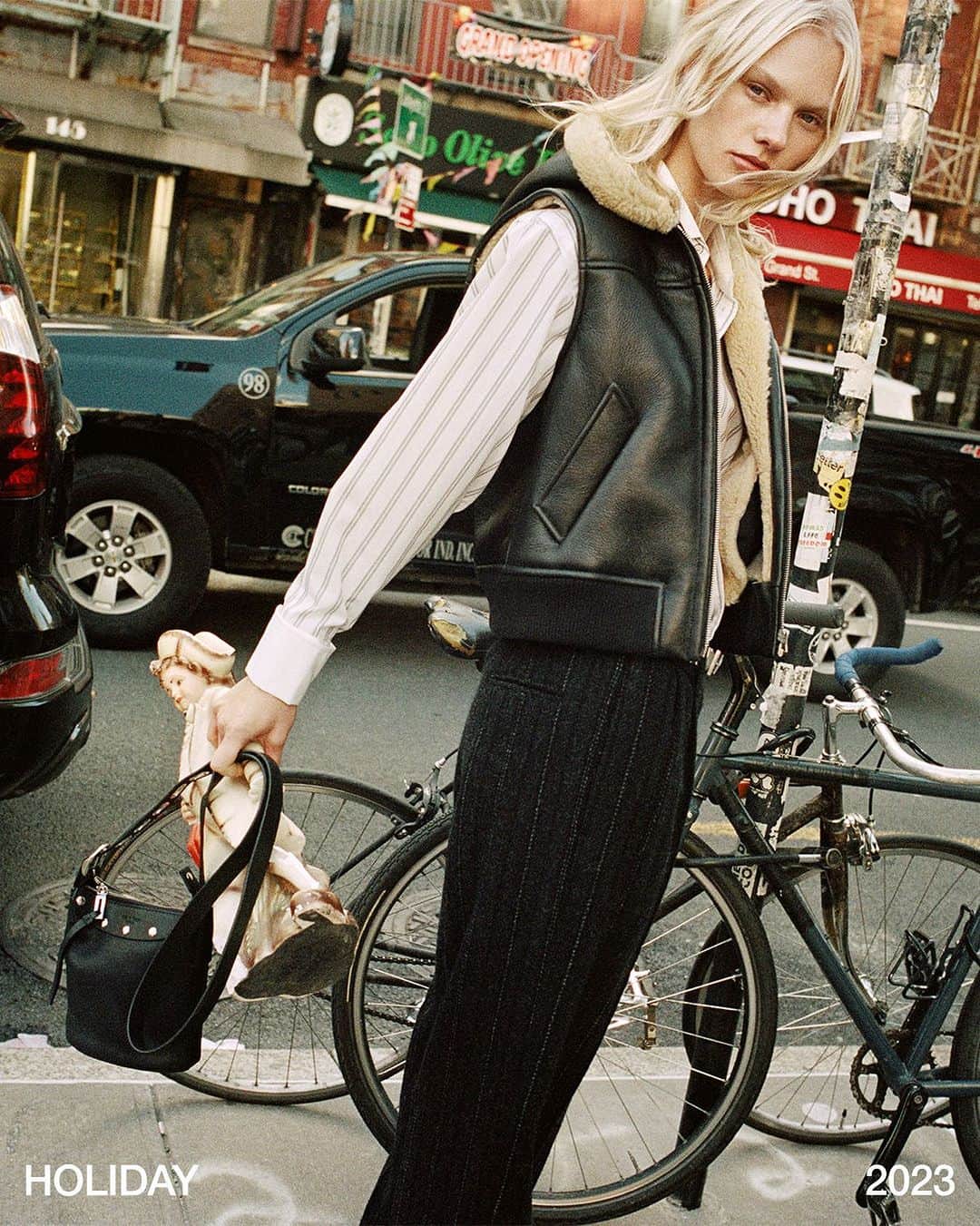 ラグ&ボーンのインスタグラム：「Rise up.  Get out.  Hop in a cab.  Choose to walk. Look around. Question what the day will bring.」