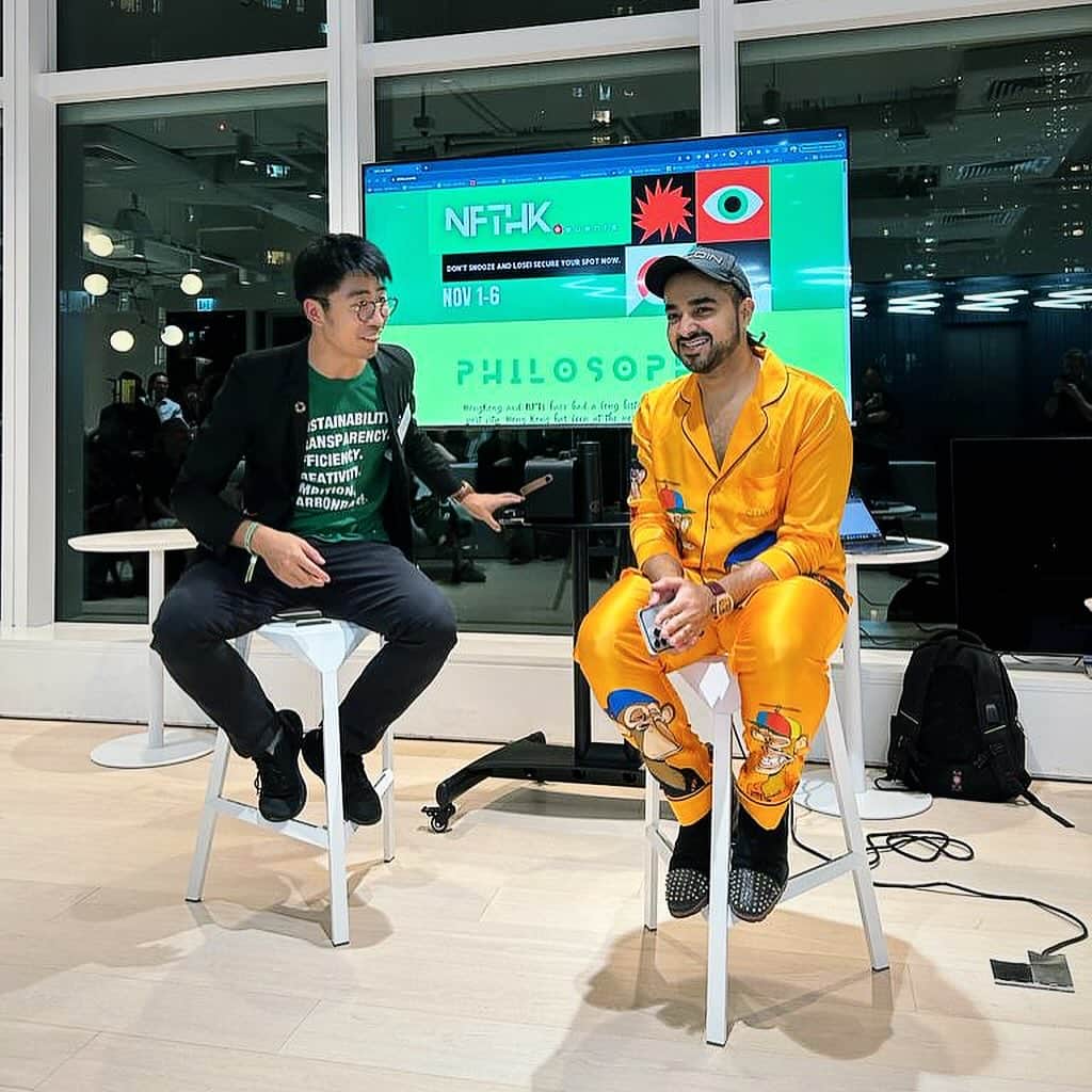 エヴァン・ルースラのインスタグラム：「Had an incredible week in Hong Kong 🇭🇰✨, kicking off with FinTech Week 🏦💼 followed by the electrifying #ApeFestHK! 🎉🐒  Meeting the biggest legends and enjoying amazing parties 🎊🥂, what a wild time! 🌟🙌  Staying at @RitzCarlton, the world’s tallest hotel 🏙️🔝, was just the cherry on top! 🍰✨  Can't wait to return to Hong Kong 🛫🔙, a city set to lead the Web3 revolution! 💻🌐🚀  To the moon! 🌙🚀✨」