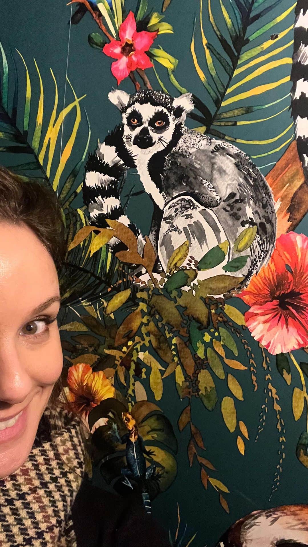 サラ・ウェイン・キャリーズのインスタグラム：「🇬🇧 ❤️ 🇬🇧」
