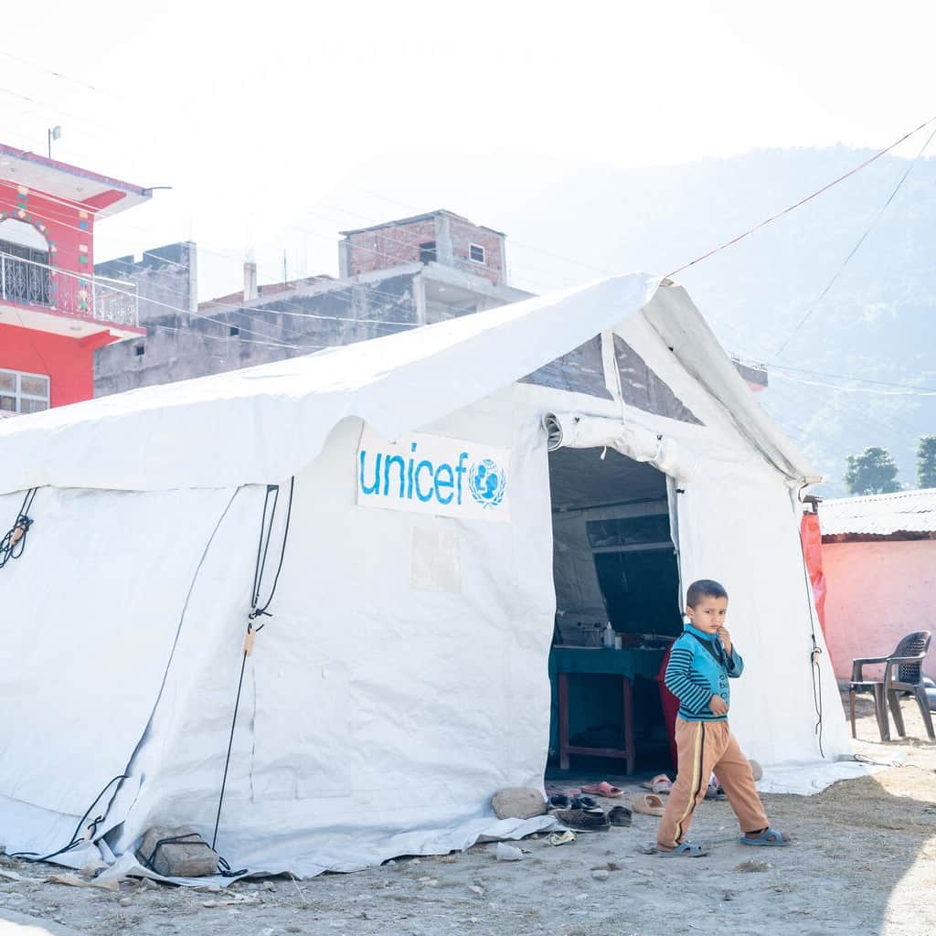unicefさんのインスタグラム写真 - (unicefInstagram)「Almost half of those reported killed and injured in Nepal’s recent earthquake are children.  People are living in fear amid aftershocks and cold temperatures.  UNICEF is responding to the urgent needs of affected children and families.  With our partners, we have set up medical tents and continue to distribute emergency supplies including hygiene kits, buckets, mugs, water purifiers, tarpaulins and blankets.  © UNICEF/UNI464277/Kamar  © UNICEF/UNI463804/Kumar Shahi  © UNICEF/UNI466025/Upadhayay  © UNICEF/UNI465093/Prasad Ngakhusi」11月10日 0時00分 - unicef