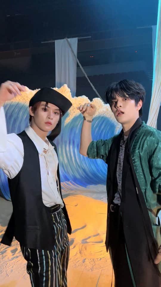 Stray Kidsのインスタグラム：「Just feel the luck🔊🍀 #락챌린지 #LALALALA_Challenge  #리노 #승민 #LeeKnow #Seungmin ver.  #StrayKids #스트레이키즈 #樂_STAR #ROCK_STAR #락 #樂 #LALALALA #StrayKidsComeback #YouMakeStrayKidsStay」