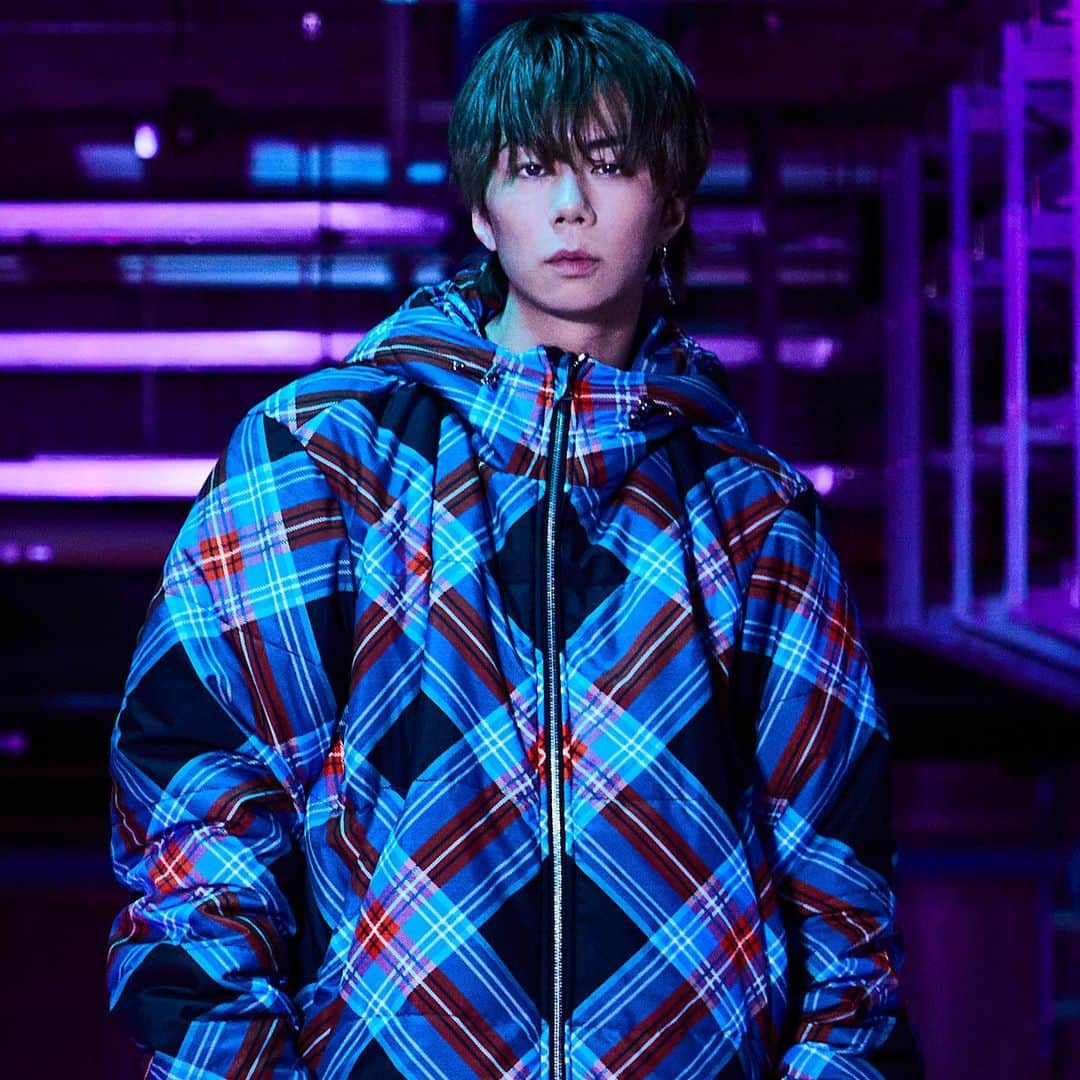 北山宏光のインスタグラム：「⁡ Digital 1st SINGLE 「乱心 -RANSHIN-」 リリースに合わせて 新アー写です！ ⁡ 一緒にご乱心しちゃいましょう！ ⁡ #乱心RANSHIN #北山ちょいとご乱心 #宴だ」