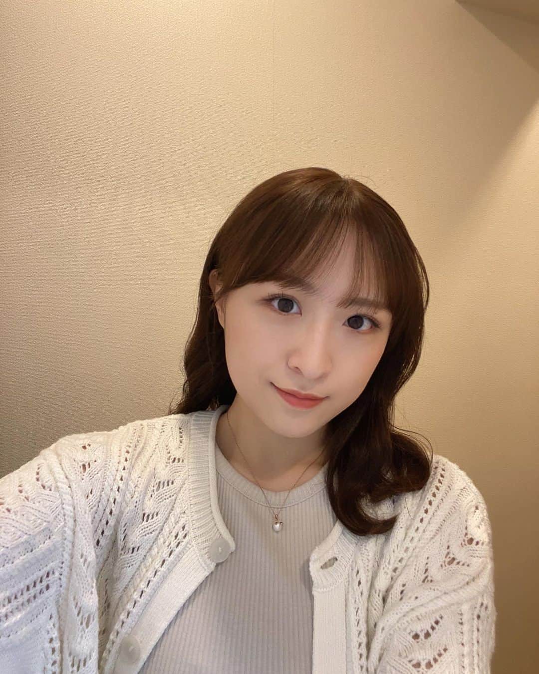 川本紗矢のインスタグラム：「⭐️  2013年11月10日から、 今日で活動10周年になりました！  この10年間の中で私を知ってくれたり、 ずっと応援してくれていたり… 本当にありがとうございます😭🥹  周りのたくさんの方に 感謝でいっぱいです。😌✨  11年目のこれからも頑張りますので ぜひよろしくお願いします！🙇‍♀️🫶」