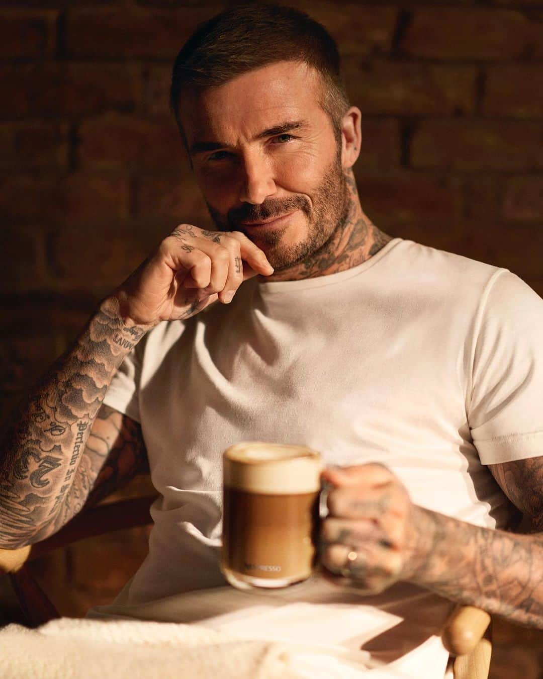 デビッド・ベッカムさんのインスタグラム写真 - (デビッド・ベッカムInstagram)「Time for a refill 🕒☕️ @nespresso」11月10日 0時08分 - davidbeckham