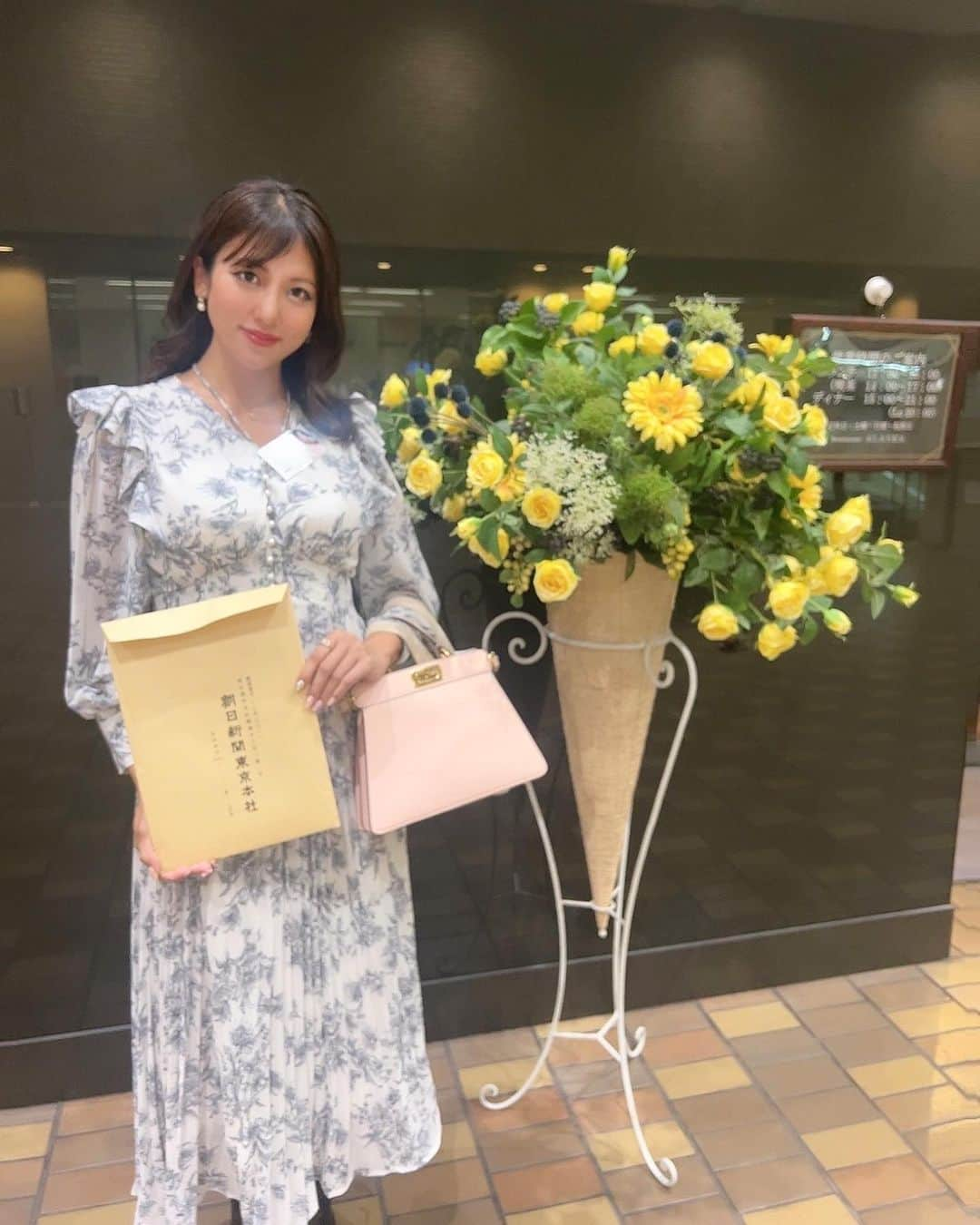 神谷麻美さんのインスタグラム写真 - (神谷麻美Instagram)「#朝日新聞 本社にて #ダイビング 議会に参加しました🧜‍♀️💕✨️  #adex japan2024❤️✨️   #名刺 も可愛いでしょ👸💖✨️   #ラナイダイビングスクール よろしくお願いします❤️🧜‍♀️💕✨️ @aloha_lounge_lanai   @naui_japan   #diver #ダイバー #ダイビング女子   #adexjapan2024 ❤️🤿」11月10日 0時15分 - asamice428