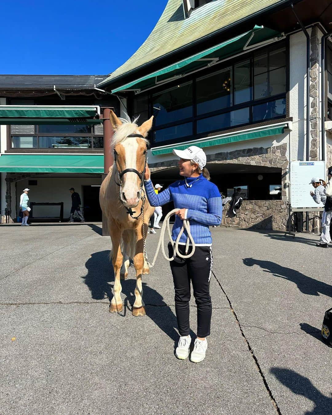 楠本彩乃 さんのインスタグラム写真 - (楠本彩乃 Instagram)「. 🐴🐴🐴❤️ #IKIGAICUP #ゴルフ」11月10日 0時17分 - ayagolf_14