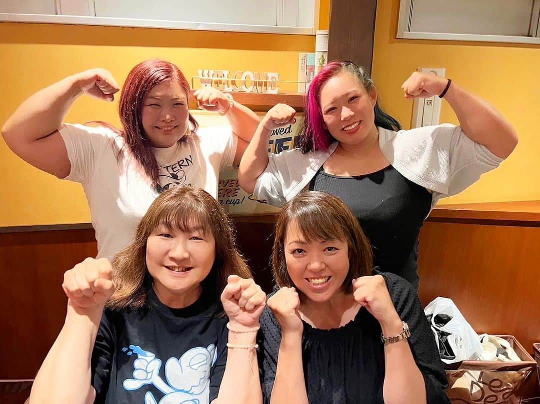 優宇のインスタグラム：「_ ジャンボ堀さん、三田英津子さん！ #チーム200キロ を応援してくださる大先輩です🙇‍♀️✨ 心強く、めちゃくちゃ自信になります！ いつもありがとうございます🏋🏻‍♀️ #wrestling #SENJO」
