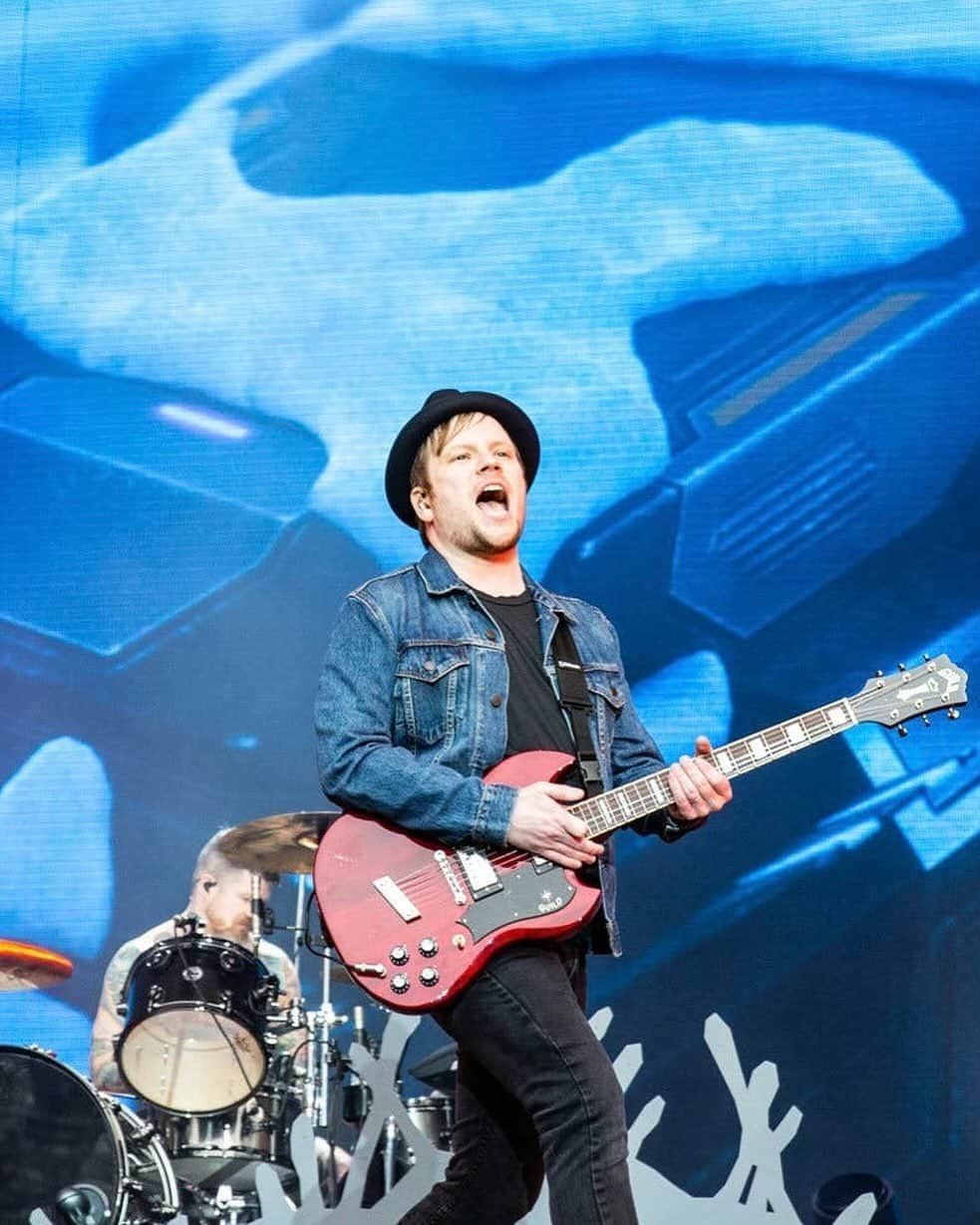 Kerrang!のインスタグラム：「“It’s a little bit scary as it’s a big deal!” At the link in bio, Fall Out Boy mainman Patrick Stump looks ahead to headlining next year’s Download Festival for the first time ever, and explains how they’re a “strange band” who all love heavy music away from their day job 🙌🏼🔗  ✍️: @hickiepics  📸: @paulharries」