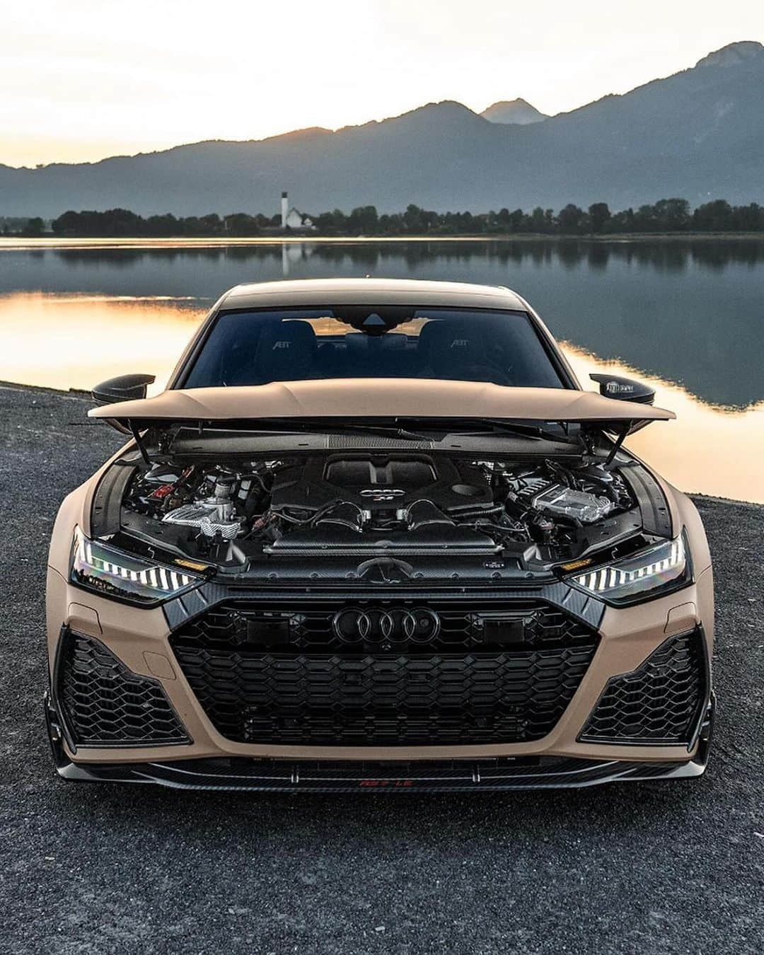 CARLiFESTYLEさんのインスタグラム写真 - (CARLiFESTYLEInstagram)「1000hp ABT Audi RS7 Photo @auditography #carlifestyle #rs7 #audirs7」11月10日 0時32分 - carlifestyle