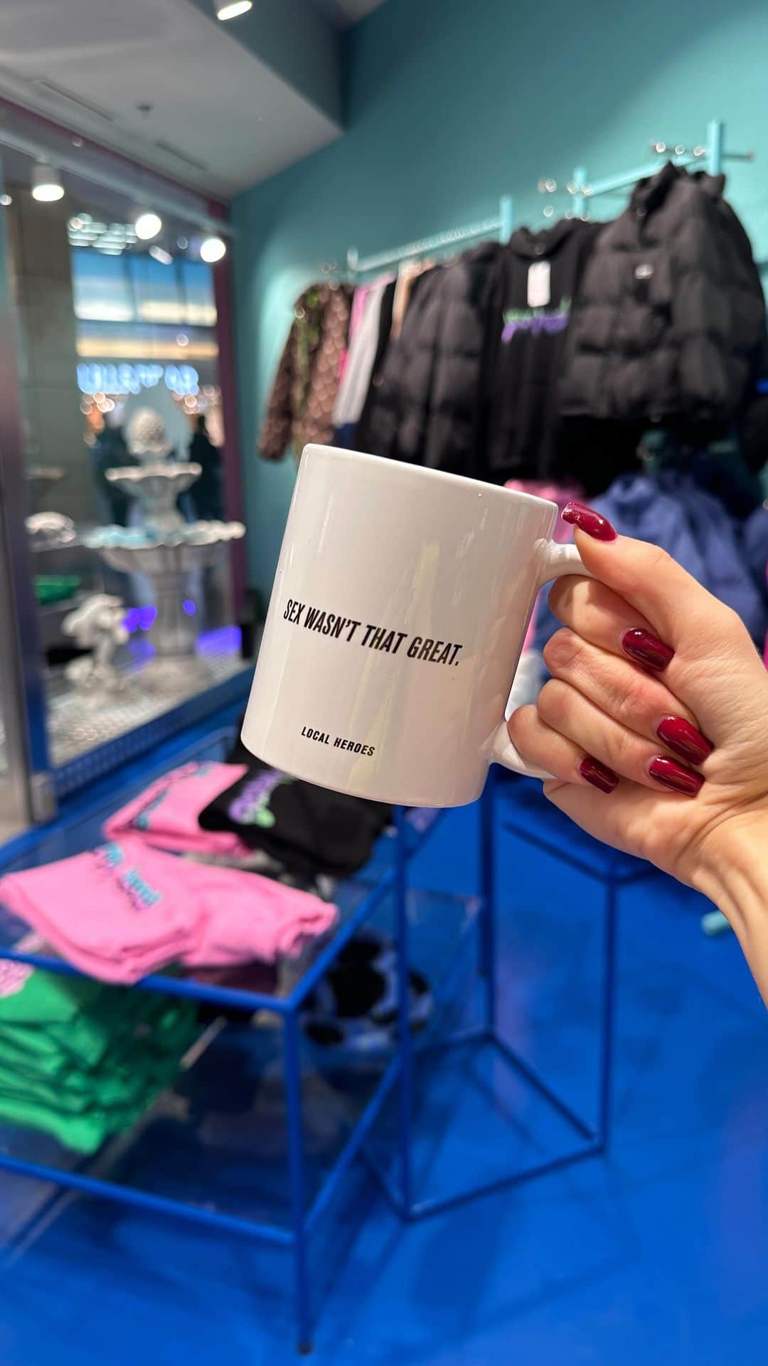 LOCAL HEROESのインスタグラム：「“SALE” is definitely my favorite word 🛒🛒🛒 We give u an extra 15% OFF on sale  Use code: CHEEK15*   *Promo is available online and in LH STORES, valid until 13.11」