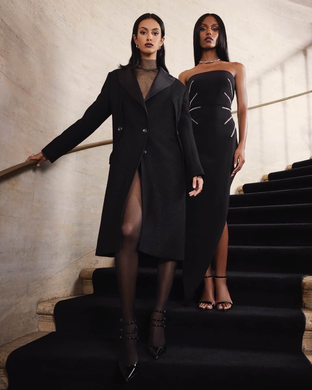 BCBGマックスアズリアのインスタグラム：「Table for two  Shop on bcbg.com #BCBGMAXAZRIA」