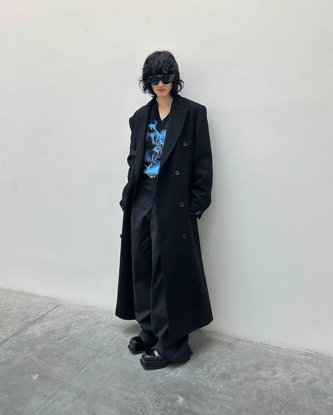 エイティーズのインスタグラム：「@unconsciousnees in the Genesis coat.」