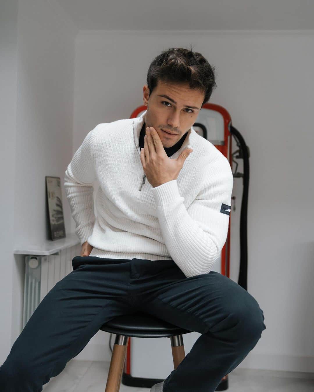 Enzo Cariniのインスタグラム：「Ready for winter with @hechterparis 🤍   #collaboration」