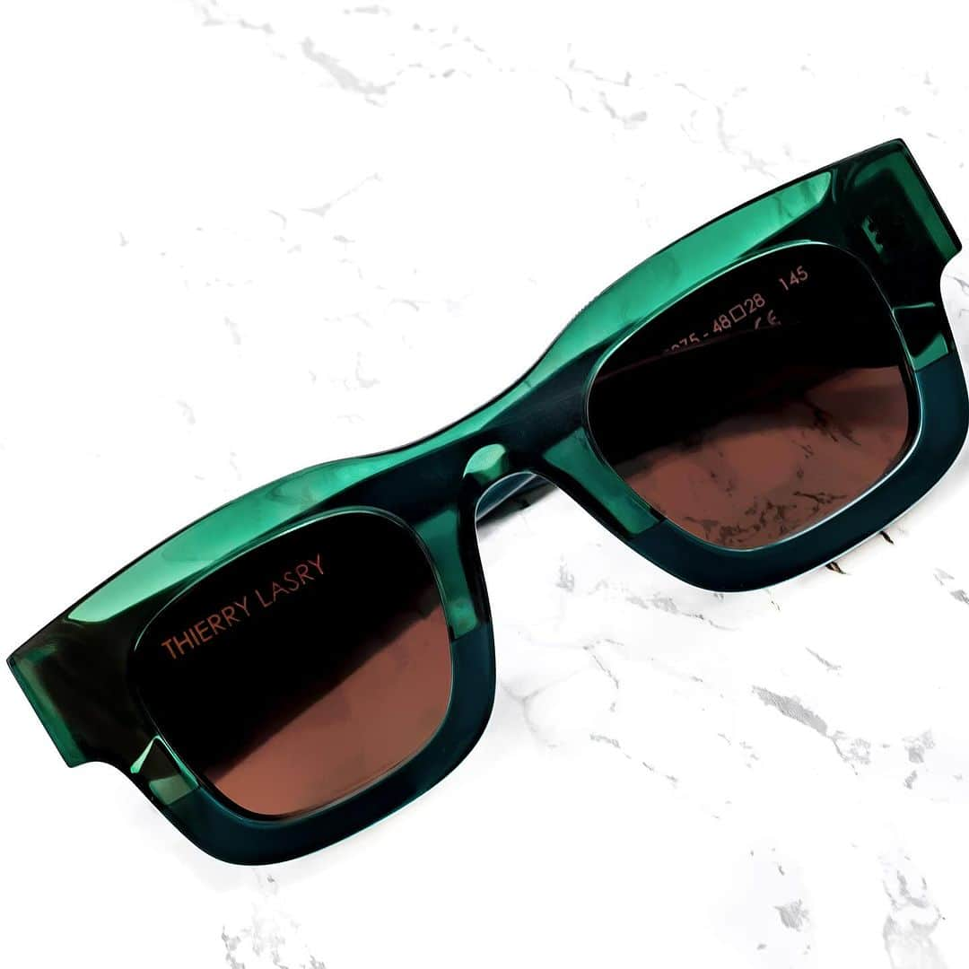 ティエリー ラスリーさんのインスタグラム写真 - (ティエリー ラスリーInstagram)「the THIERRY LASRY “INSANITY” sunglasses in translucent & solid green acetate w/ brown lenses #thierrylasry #handmadeinitaly」11月10日 1時02分 - thierrylasry