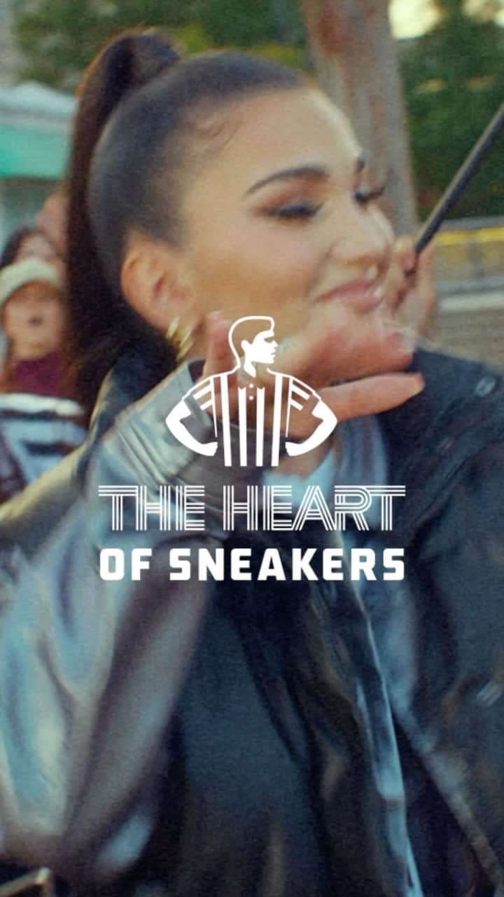 Foot Lockerのインスタグラム：「Getting everyone Hype for the Holidays with @Footlocker and my new song “Whatcha Waiting For” 🤍🖤🤍🖤⛄️#theheartofsneakers #ad」