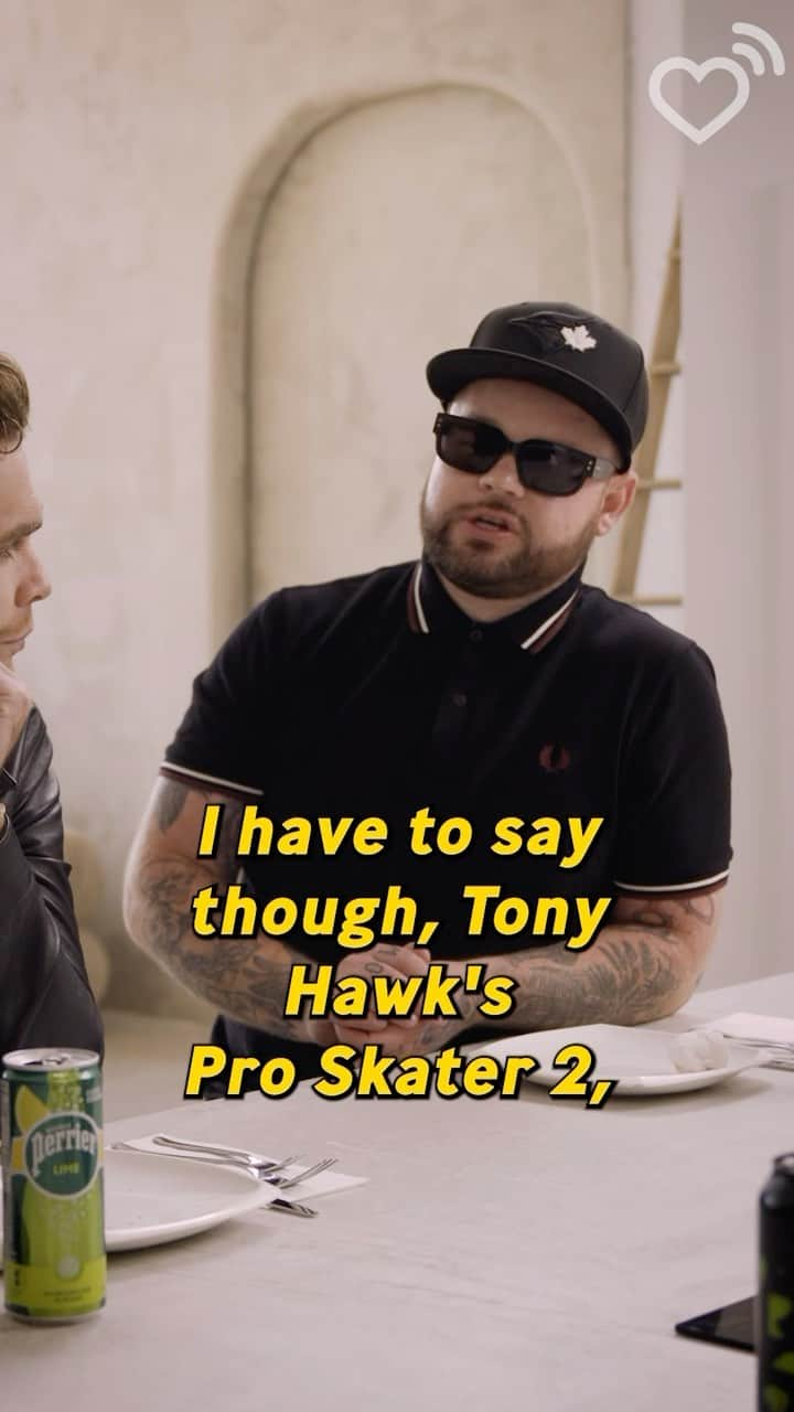 ロイヤル・ブラッドのインスタグラム：「A question for all the gamers out there 🎮: which video game has a soundtrack you’ll never forget?  For @royalblooduk, Tony Hawk’s Pro Skater 2 soundtrack is an especially memorable one because it was their first introduction to the music of @rageagainstthemachine, which would end up serving as inspiration for their own work. 🙌🏼  Check out this clip about this from episode 2 of Breaking Bread With BeardOh, and hit the link in bio to watch the full episode on YouTube, premiering at 12pm ET today!  #BreakingBreadwithBeardOh #BeardOh #RoyalBlood #royalblooduk #royalbloodband #rockmusic #ukmusic #rockband #rockduo #ukmusicscene #tonyhawk #tonyhawkproskater2 #tonyhawkproskater #goldeneye #n64 #fifa #rageagainstthemachine #videogames #gamer #gaming #food #foodie #yum #foodpodcast #podcast #podcastclips #podcastepisode #poutine #cookies #giantcookie」