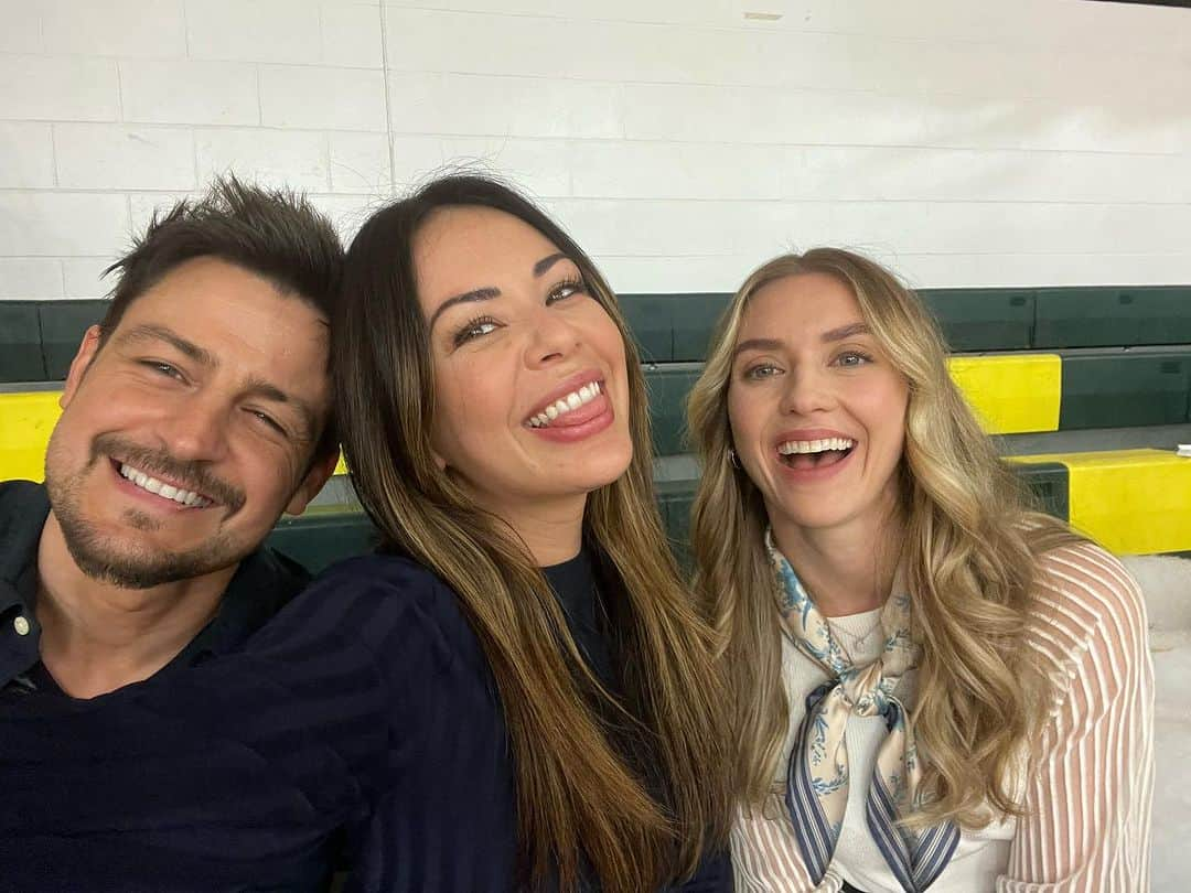 ジャネル・パリッシュのインスタグラム：「Now that the strike is over, I wanted to share this sweet experience I had filming with the best people. Never Been Chris’d is out in the world now on @hallmarkchannel 🤍 working with these angels was truly the best part 🤍」