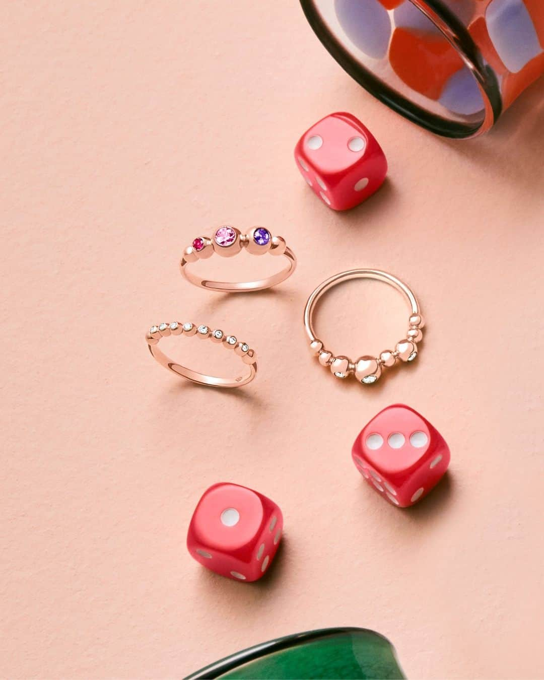 ドドさんのインスタグラム写真 - (ドドInstagram)「That holiday sparkle. Bollicine elevates its bubble collection with new precious diamond and gemstone designs. ​⁣ ⁣ #DoDoJewels ​⁣ #DoDoBollicine」11月10日 2時00分 - dodojewels