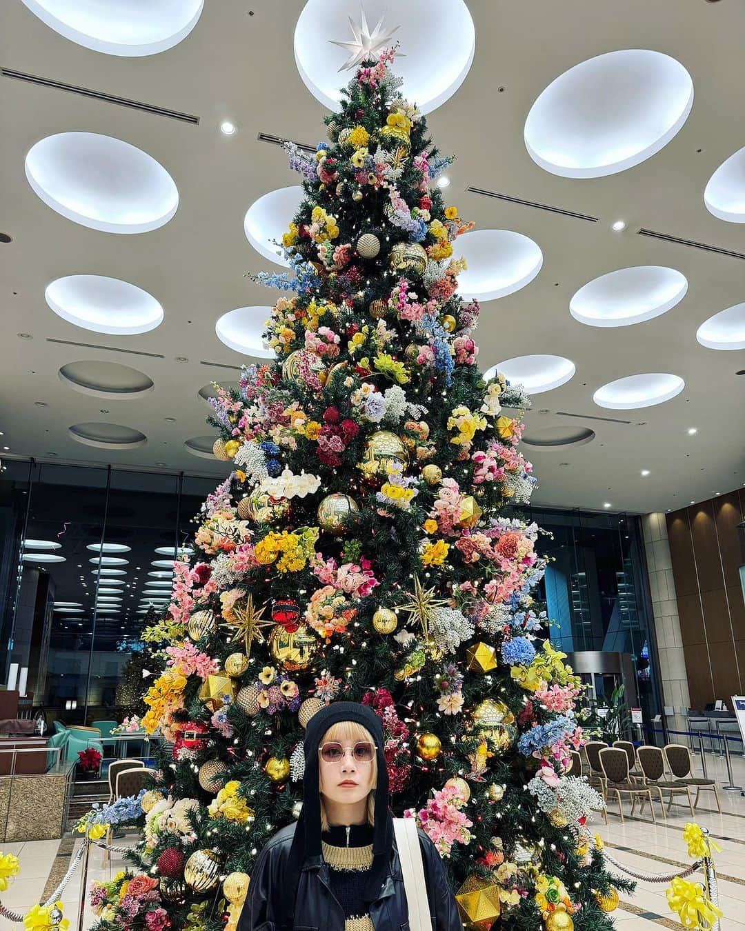 REOLさんのインスタグラム写真 - (REOLInstagram)「生誕者近影🐈‍⬛🐈‍⬛🌲🎄」11月10日 2時15分 - rrreol999
