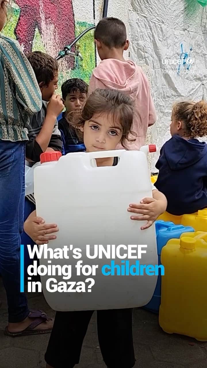 unicefのインスタグラム：「Needs in Gaza are rising every minute.  UNICEF is providing life-saving, yet limited, supplies to families in Gaza.  But MUCH more is needed.  We are calling for an immediate humanitarian ceasefire, unrestricted humanitarian access across Gaza and immediate and safe release of all abducted children.」