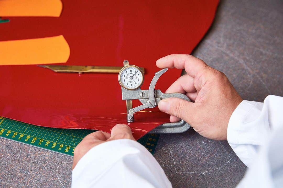 Repettoのインスタグラム：「Repetto Savoir Faire  Behind the doors of our atelier in Saint-Médard-d’Excideuil, France, beats the heart of a living heritage, that of artisanal craftsmanship handed down through generations.  #RepettoSavoirFaire #RepettoIconics」