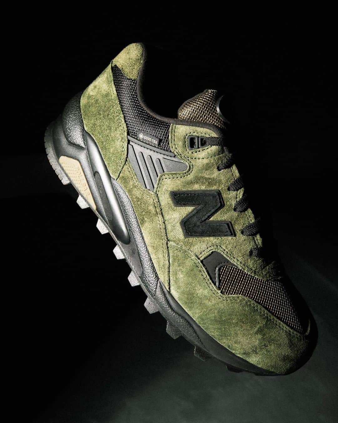 ガーブストアのインスタグラム：「New Balance updates its 580 silhouette in a kombu and green suede colourway, featuring a weatherproof GORE-TEX lining to help you brave the rainy season.⁠ ⁠ Check it out, link in bio!」