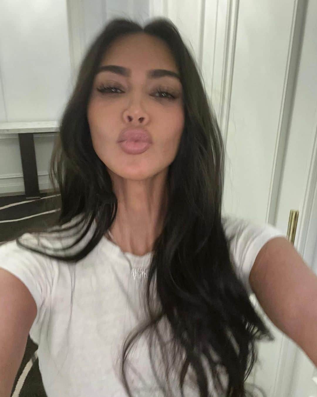 Cosmopolitanさんのインスタグラム写真 - (CosmopolitanInstagram)「Kim Kardashian just revealed the secret tattoo she got right after hosting SNL and I lowkey love it. See it at the link in bio. 🔥  #rg @kimkardashian」11月10日 2時45分 - cosmopolitan