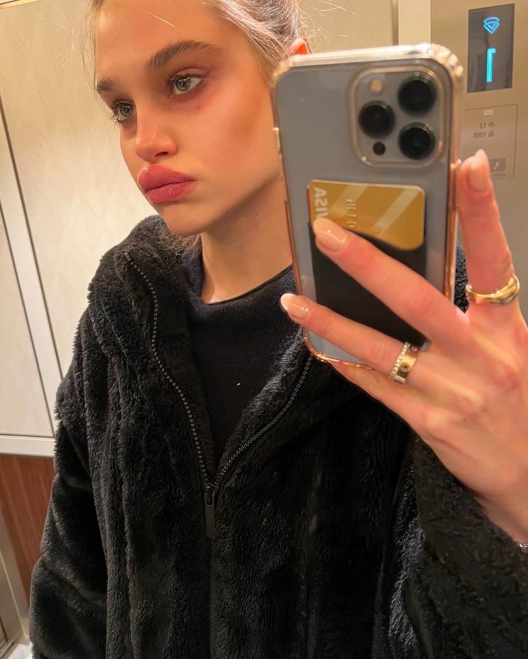 MEREDITH MICKELSONさんのインスタグラム写真 - (MEREDITH MICKELSONInstagram)「ITS HERE!!!! 🤯🥹❤️ My new film Paradox Effect just premiered at Rome Film Festival- feeling so beyond grateful & happy. Thank you to the most extraordinary cast & crew who made it all happen. The makeup, hair, styling & production all of crew etc who are the real magic & i love very much. The most supportive talented director @weintrob . Couldn’t have been surround by more talent & kindness. Poured everything i had into bringing Gia to life & had the best time doing so, excited for everyone to see this film ❤️」11月10日 2時49分 - meredithmickelson