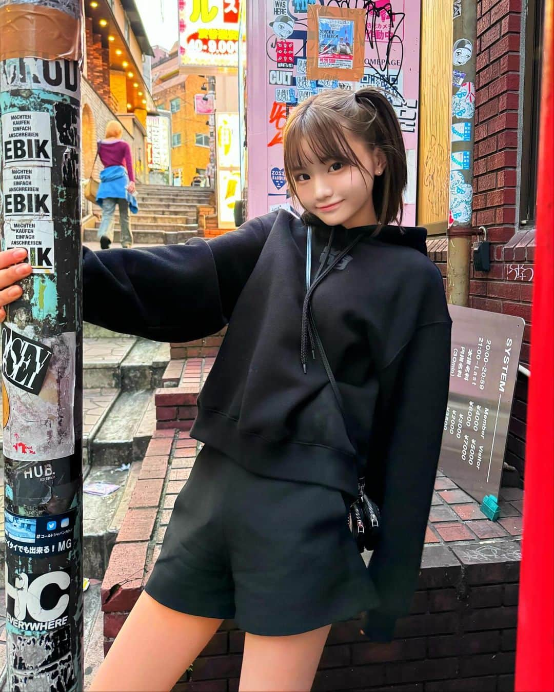 みもれもんさんのインスタグラム写真 - (みもれもんInstagram)「Landing in Shibuya Ward🍋  おはレモン〜🍋 渋谷区に上陸レモン🇯🇵！！  #shibuya #tokyo #渋谷 #東京 #japan #ootd #outfits  #內衣 #性感 #日本的 #泳衣 #粉我  #みもれもん #mimolemon #ショートヘア #ボブ #金髪ショート」11月10日 12時31分 - mimore_mon0929