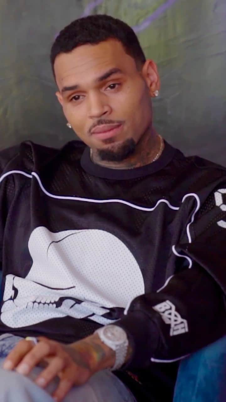 のインスタグラム：「out now go watch link in bio !!! @chrisbrownofficial go get 11-11」
