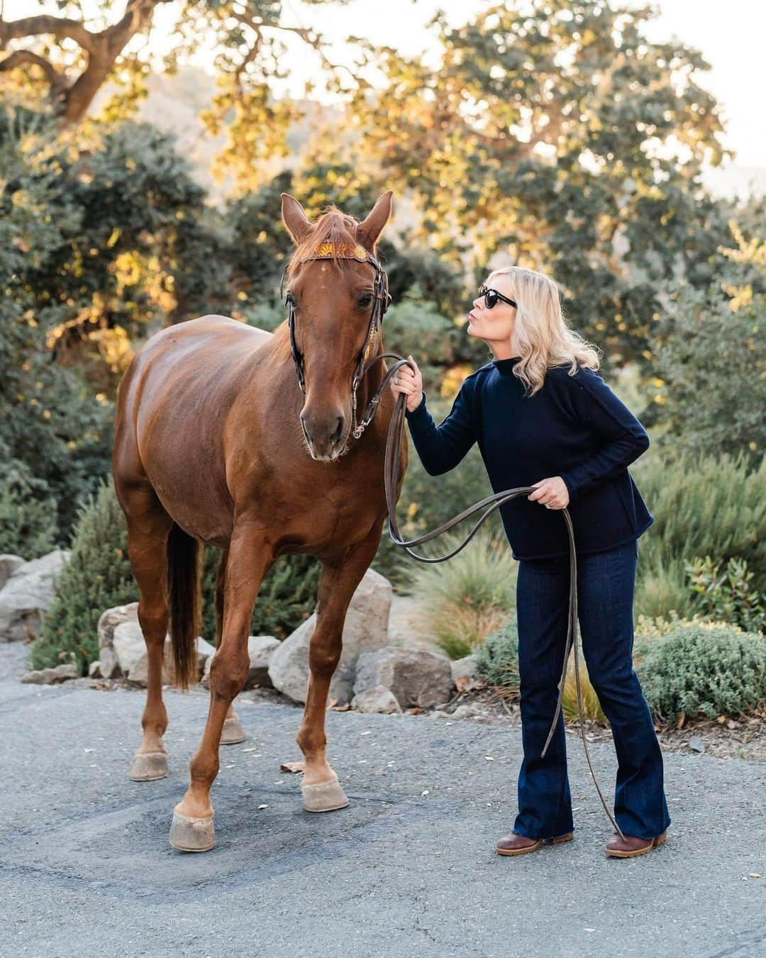 フランク&アイリーンのインスタグラム：「Best friends 🐴 #FrankandEileen」