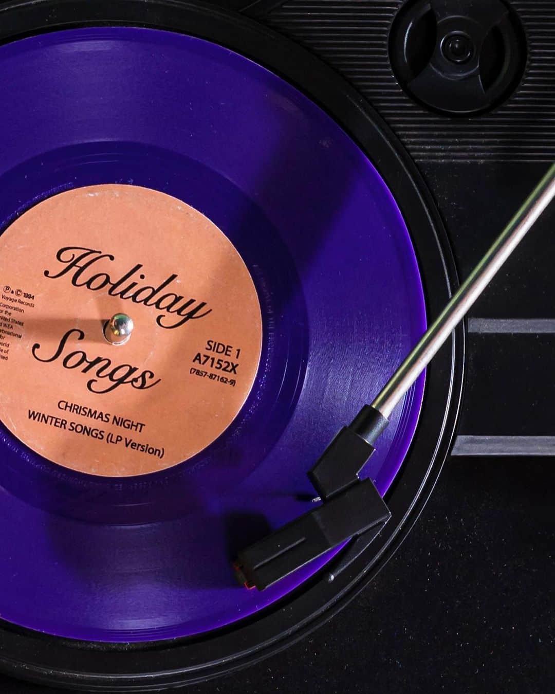 ジーナシスのインスタグラム：「【⁡eL 2023holiday🎄】 It’s My Precious…  HOW WILL YOU SPEND YOUR HOLIDAYS?  大切な時を過ごすための準備の時間 それはワクワクと自制の狭間で 色々な想いを含んだ愛おしい季節  心が動くアイテムを並べて 今年のHOLIDAYの準備を始めませんか？  ⁡. . . .stではスペシャルコンテンツを公開中！ プロフィールのTOPからご覧ください🎁 ⁡ #eL#jeanasis #ジーナシス#eLholiday #holiday#holidayseason #Christmas#xmas#makeup #ホリデー#クリスマス#🎅🏻」