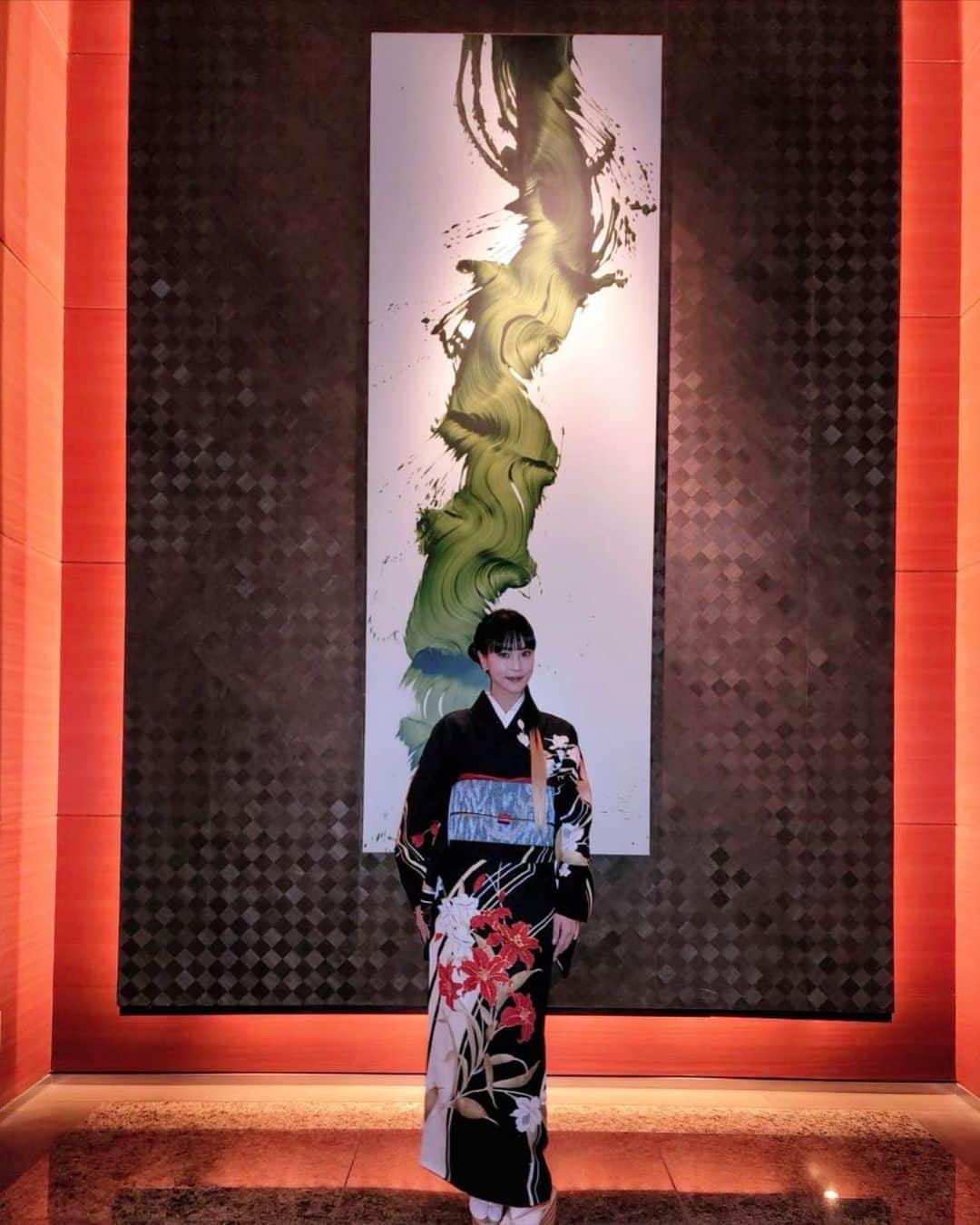 清川あさみさんのインスタグラム写真 - (清川あさみInstagram)「Tokyo🗼Kimono  #japan #kimono  #着物の季節になってきました」11月10日 13時21分 - asami_kiyokawa