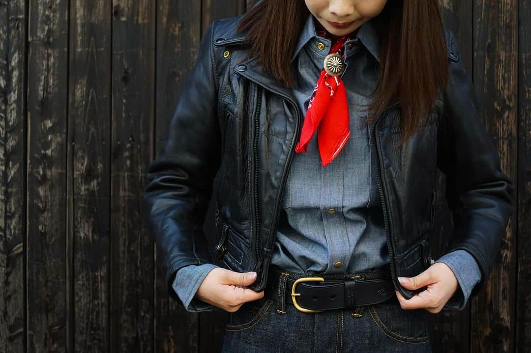 ウェスコのインスタグラム：「▼Recommended Items  ･Patton Shirt - Chambray ･Old No.4 Belt - Black ･Holcomb V2 Jeans  #pattonshirt #chambray #chambrayshirt #HolcombJeans #V2 #jeans #denim #indigo #OldNo4Belt #belt #shipjohn #shipjohnjapan #wescojapan #madeinUSA #oregon #portland #langlitzleathers #vintage #workwear #workwearstyle #fashion」