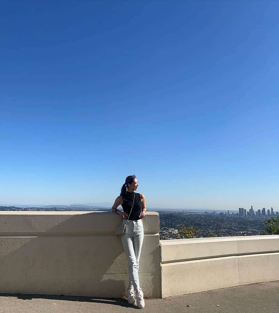 水乃あつみのインスタグラム：「📍Griffith Observatory   #Losangeles  #losangeleslife   #Japanesemodel  #walkingcoach  #Wellness  #beauty  #healthylifestyle」