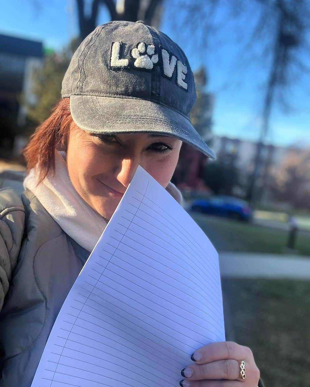 ケイトリン・オズモンドのインスタグラム：「All assignments are handed in and  all tests and midterms have been taken! And with a canceled class tomorrow, I made it to reading week!!!!!」