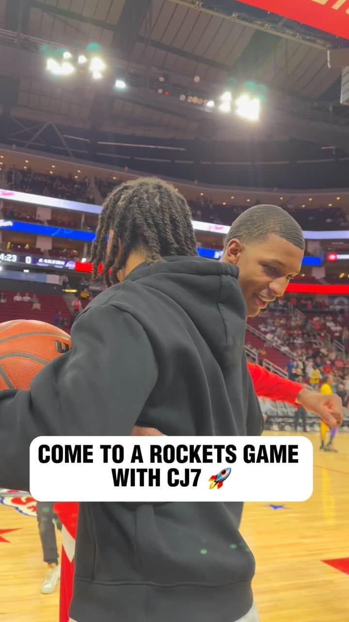 ヒューストン・テキサンズのインスタグラム：「@cj7stroud in the building 🫡🚀」