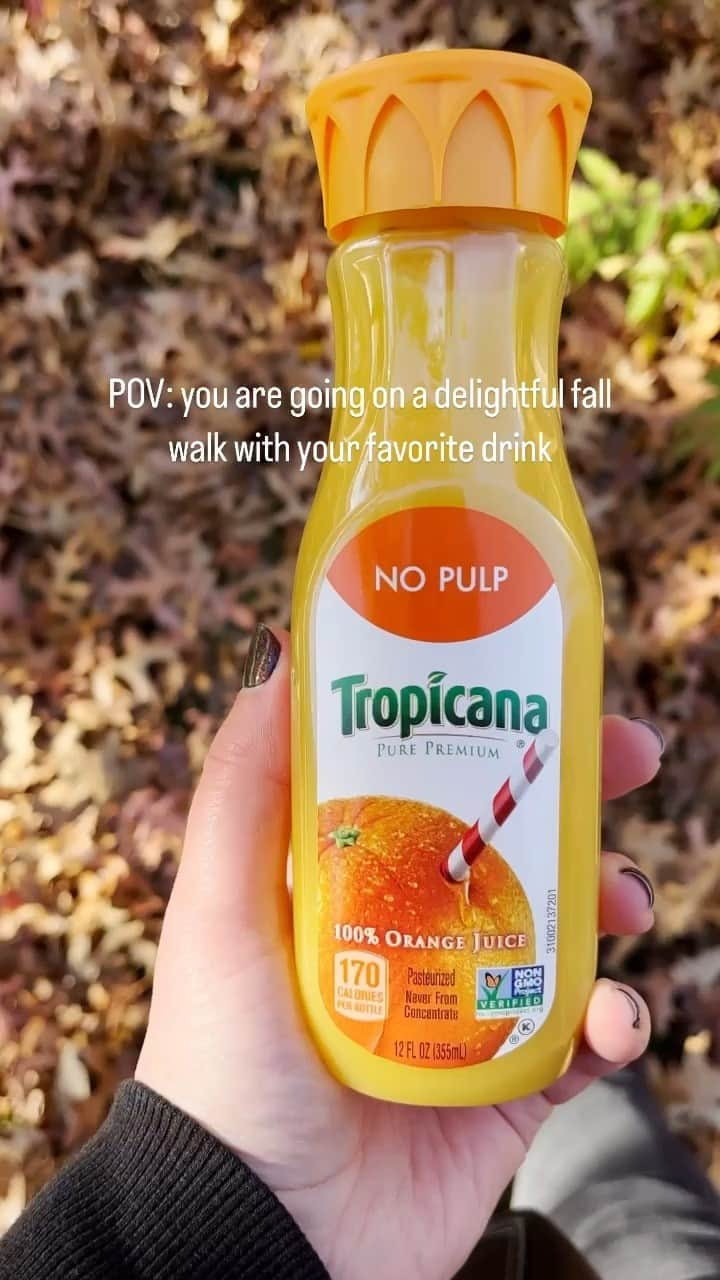 トロピカーナのインスタグラム：「The official on-the-go beverage of fall activities.」