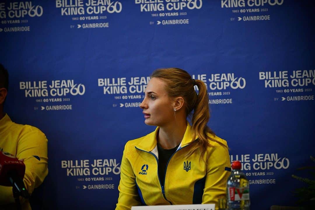 ダヤナ・ヤストレムスカのインスタグラム：「back 🇺🇦💪🏼🎾」