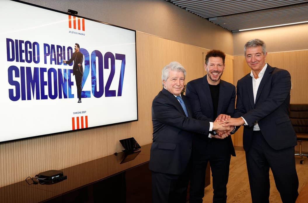 ディエゴ・シメオネのインスタグラム：「Muy feliz por esta renovación. Y gran compromiso con lo que se viene.」