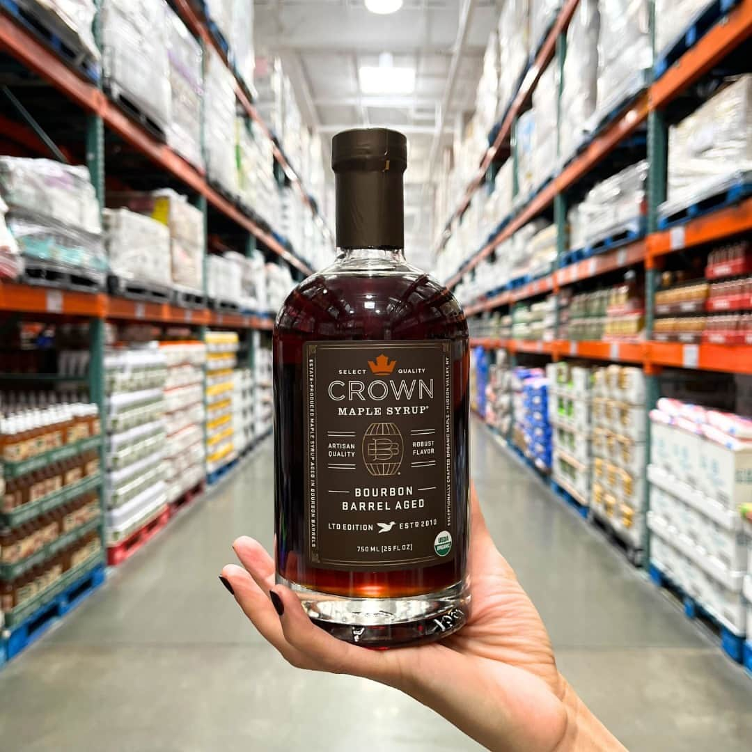 Costcoのインスタグラム：「Try this bourbon aged maple syrup on your favorite dessert or add flavor to vinaigrettes, sauces, and marinades. Save $4.30 through 11/12/23. 🍁」