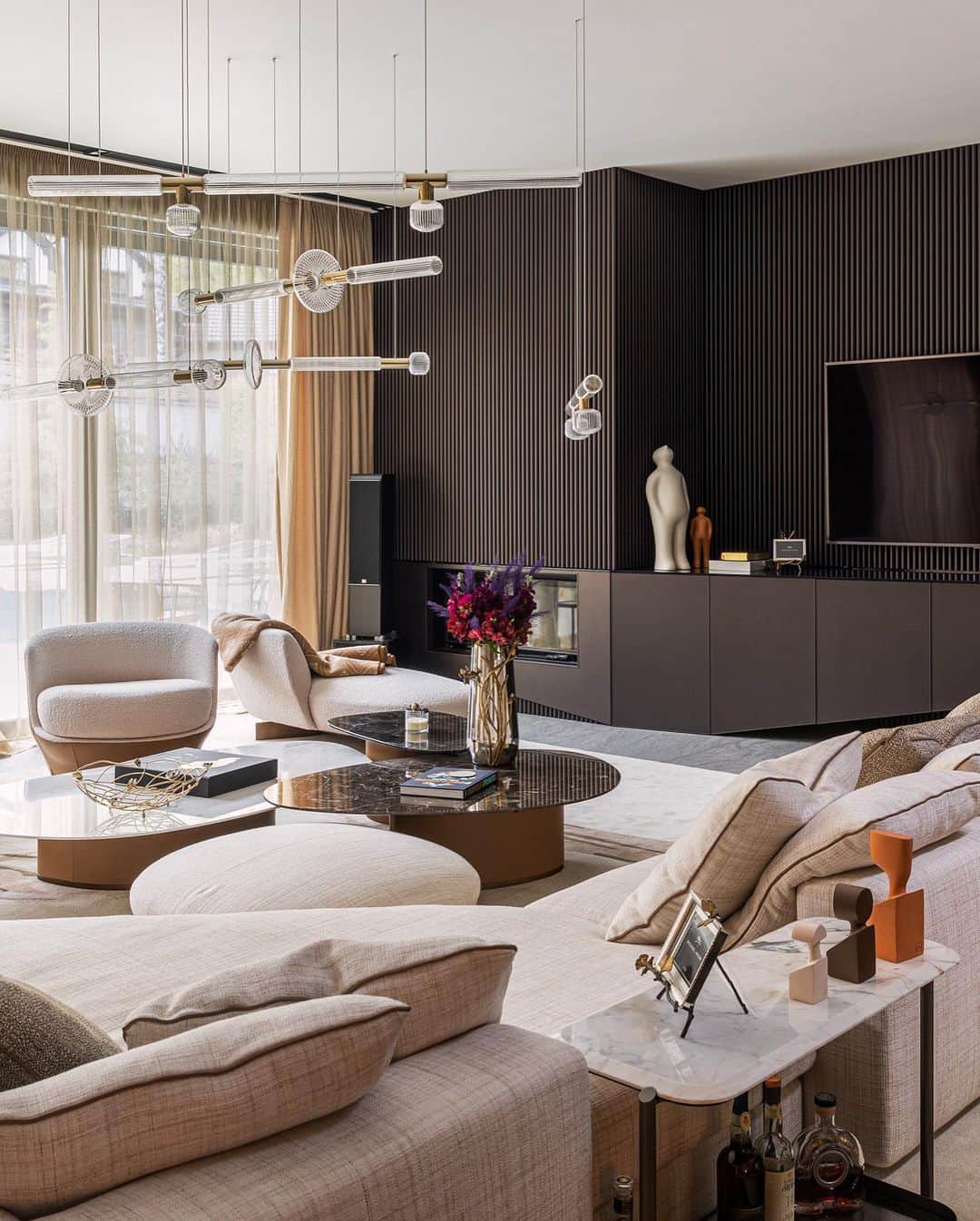 The Luxury Lifestyle Magazineさんのインスタグラム写真 - (The Luxury Lifestyle MagazineInstagram)「@alex_kovatchev_idea transcends the ordinary in the realm of design; he embodies the spirit of ingenuity and eminence.  From Monaco's latest and most opulent development, to the sun-drenched shores of the French Riviera, and the heart of London's prestigious Berkeley Square, @alex_kovatchev_idea brings his signature touch of excellence to each project.   Schedule a personal one-on-one meeting with designer and visionary Alex, at the South Florida Real Estate Forum today, November 9th.」11月10日 5時34分 - luxurylifestylemagazine
